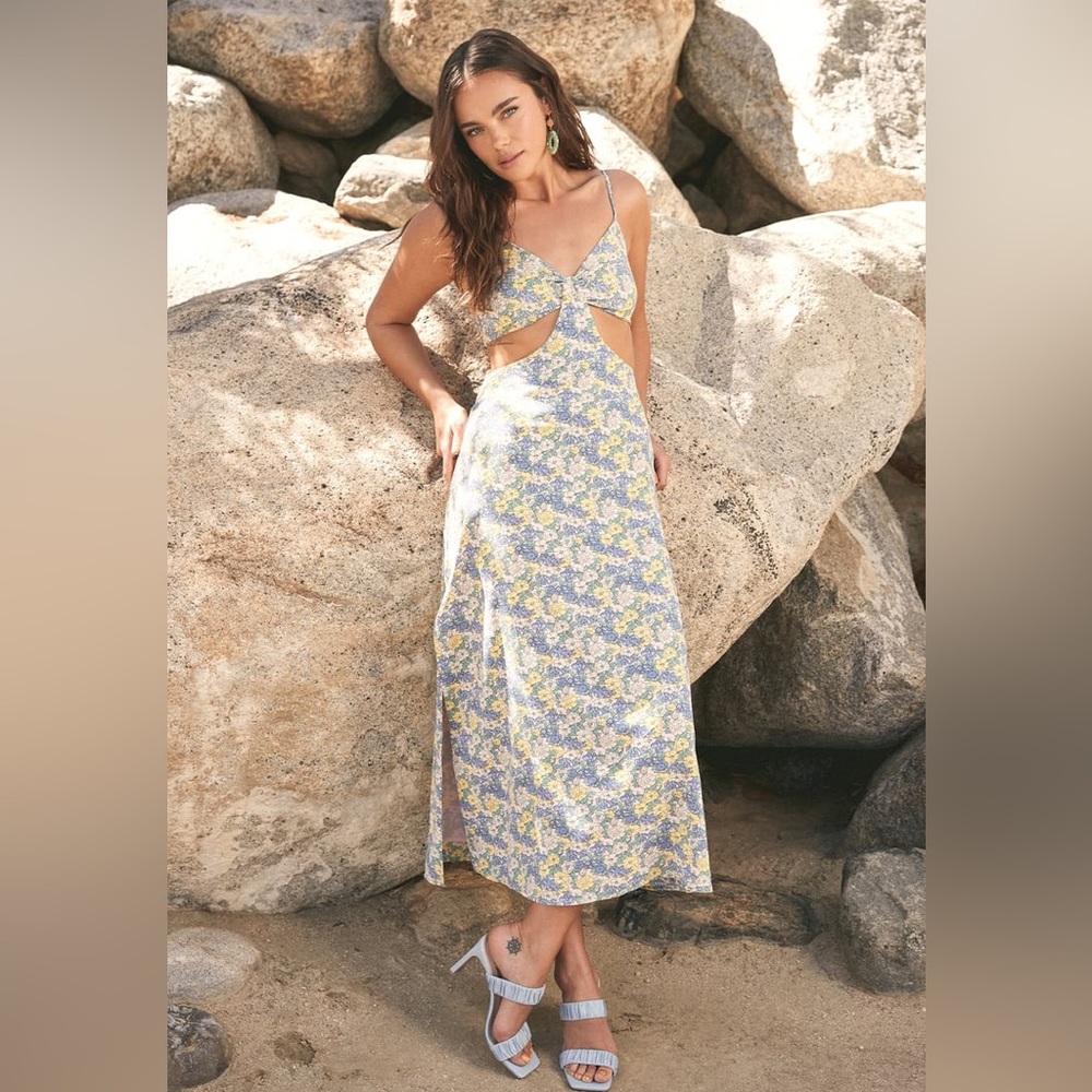 It's a Perfect Pick Pink Floral Print
Cutout Maxi Dress